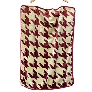 Plush Fleece Throw Blanket in Oversized Houndstooth Pattern by CoCaLo Couture